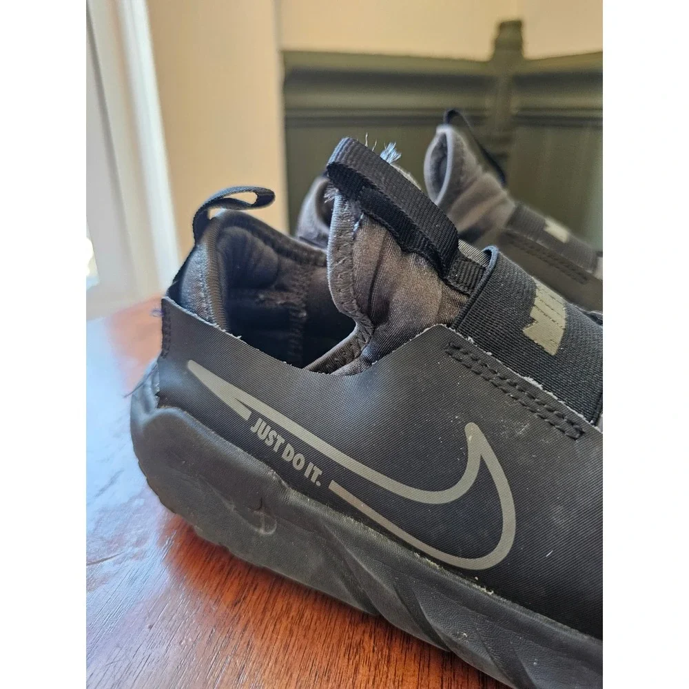 Nike Kids Flex Runner 2 Slip On Sneakers Black Anthracite DJ6038-001 size 5Y